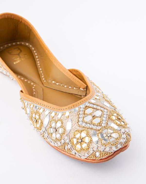 A Glass Act : Juttis - Image 3