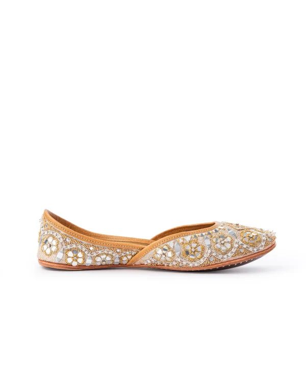 A Glass Act : Juttis - Image 4