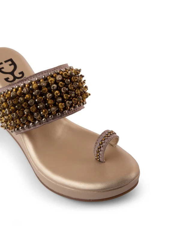 Bead-dazzled : Kolha Wedge - Kareena Kapoor Khan x Fizzy Goblet - Limited Edition - Image 3