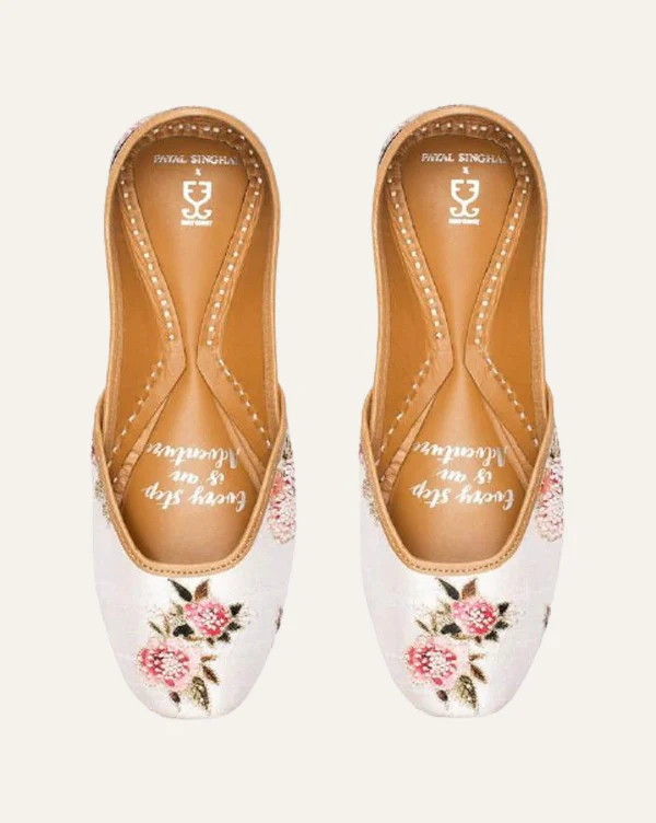 Belle's Rose : Juttis - Ivory: Payal Singhal X Fizzy Goblet - Image 3