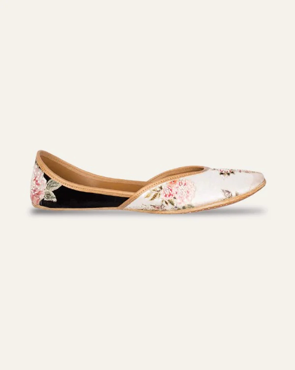 Belle's Rose : Juttis - Ivory: Payal Singhal X Fizzy Goblet - Image 5