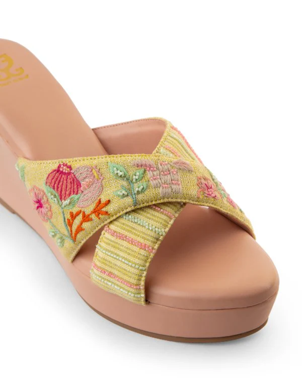 Buttery Fluttery : Criss Cross Wedge - Image 3