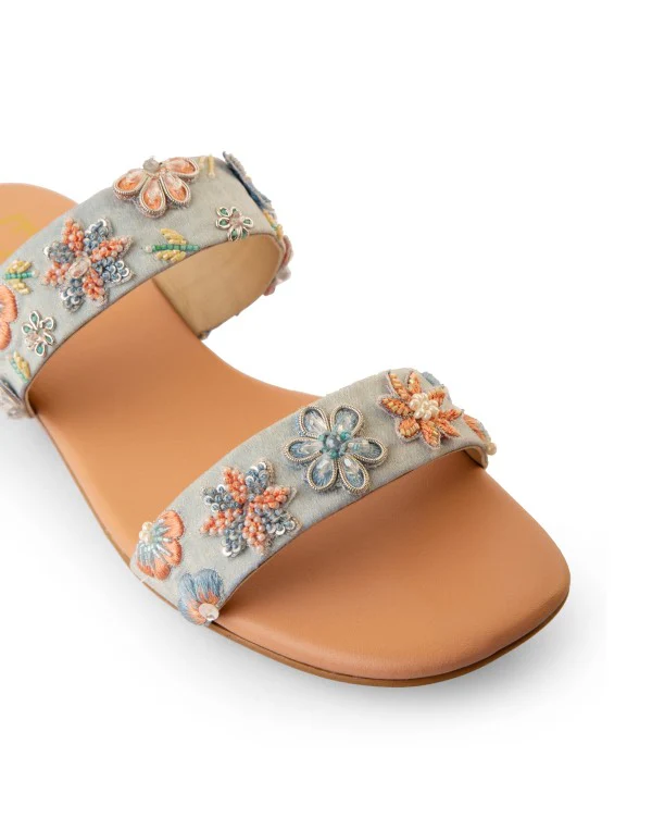 Daisy Daze : Sandals - Image 3