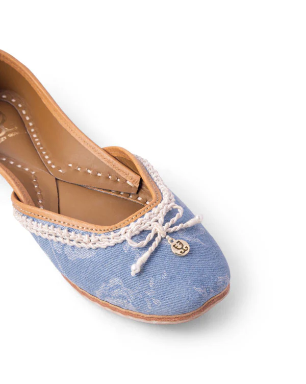 Denim Darling : Juttis - Image 3