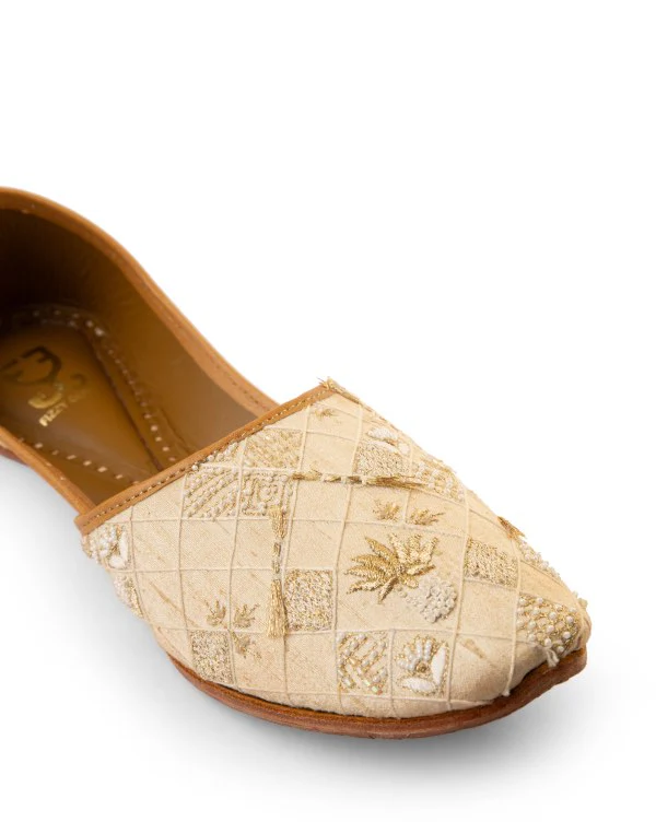 Dreamer Ivory Embellished : Juttis For Men - Image 3