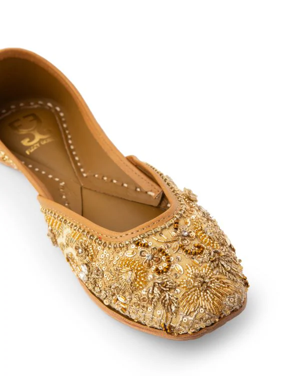 Golden Girl : Juttis - Image 3