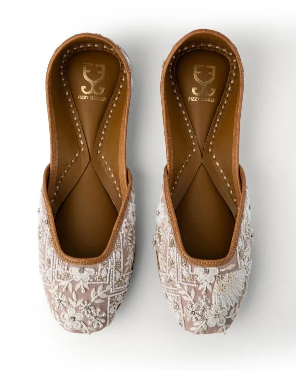 On the Same Beige : Juttis - Image 3