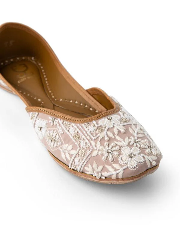 On the Same Beige : Juttis - Image 4