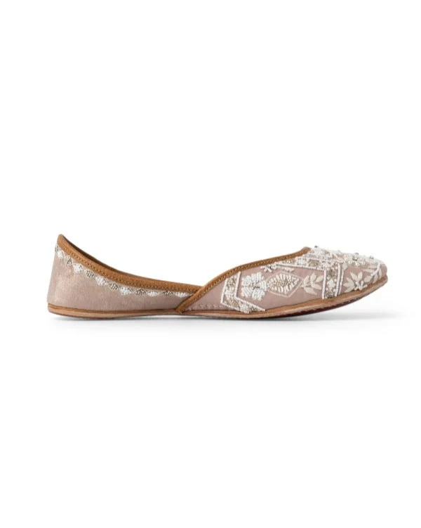 On the Same Beige : Juttis - Image 5