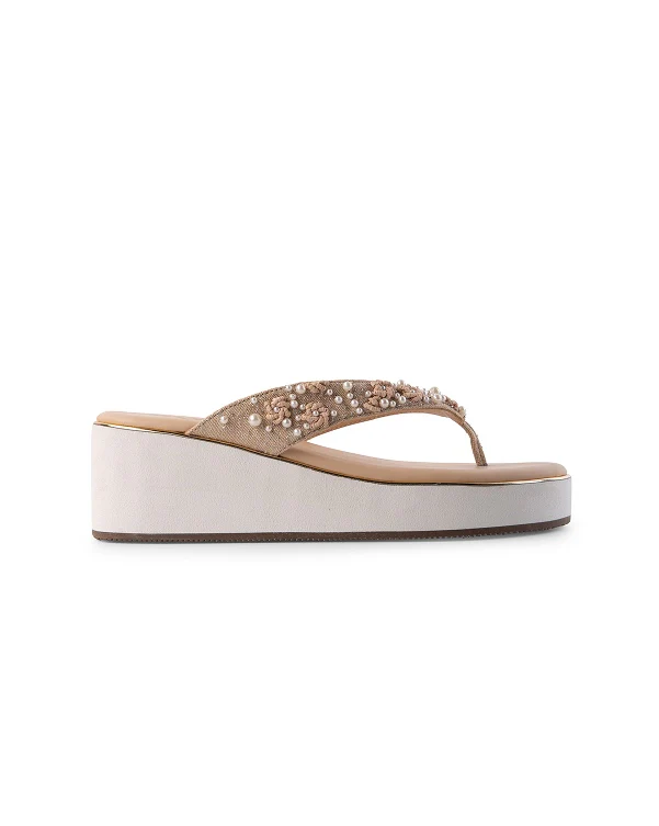 Shell of a Time : Wedge Heels - Image 4