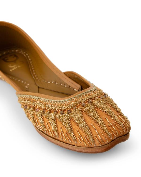 Sun Drunk : Juttis - Image 3