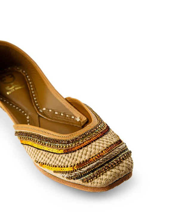 The Fine Line : Juttis - Kareena Kapoor Khan x Fizzy Goblet - Limited Edition - Image 3