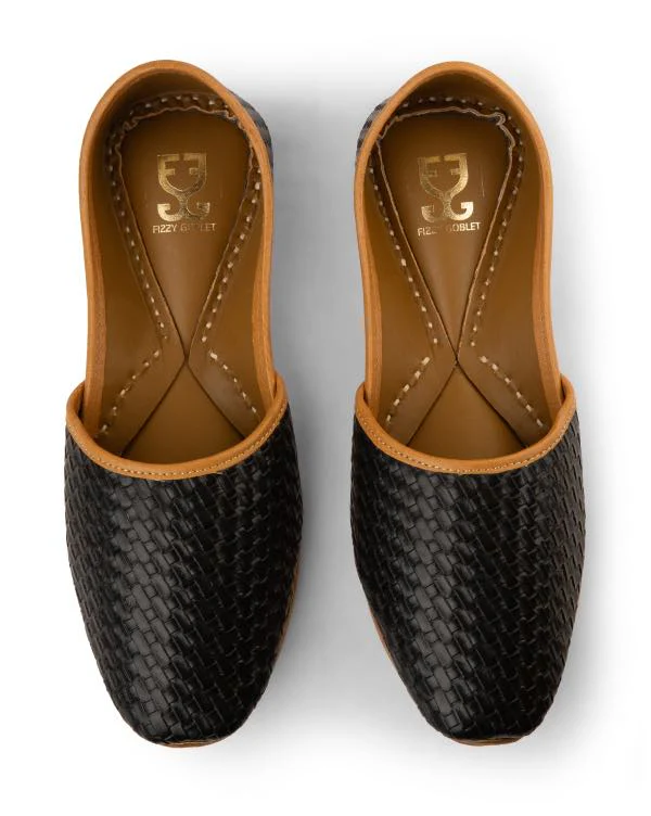 Voyager Black : Juttis For Men - Image 2