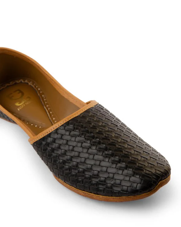 Voyager Black : Juttis For Men - Image 3